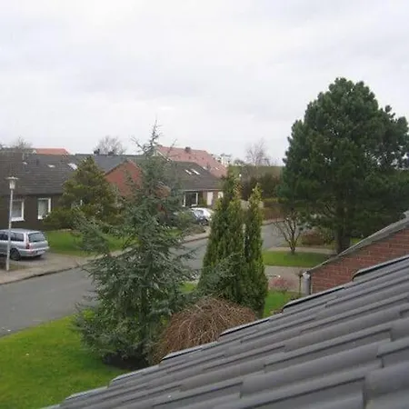 Doppelhaushaelfte, *